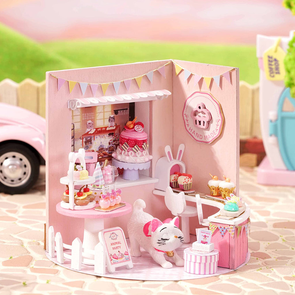 Witch's Room Miniature Dollhouse Kit with LED N57819