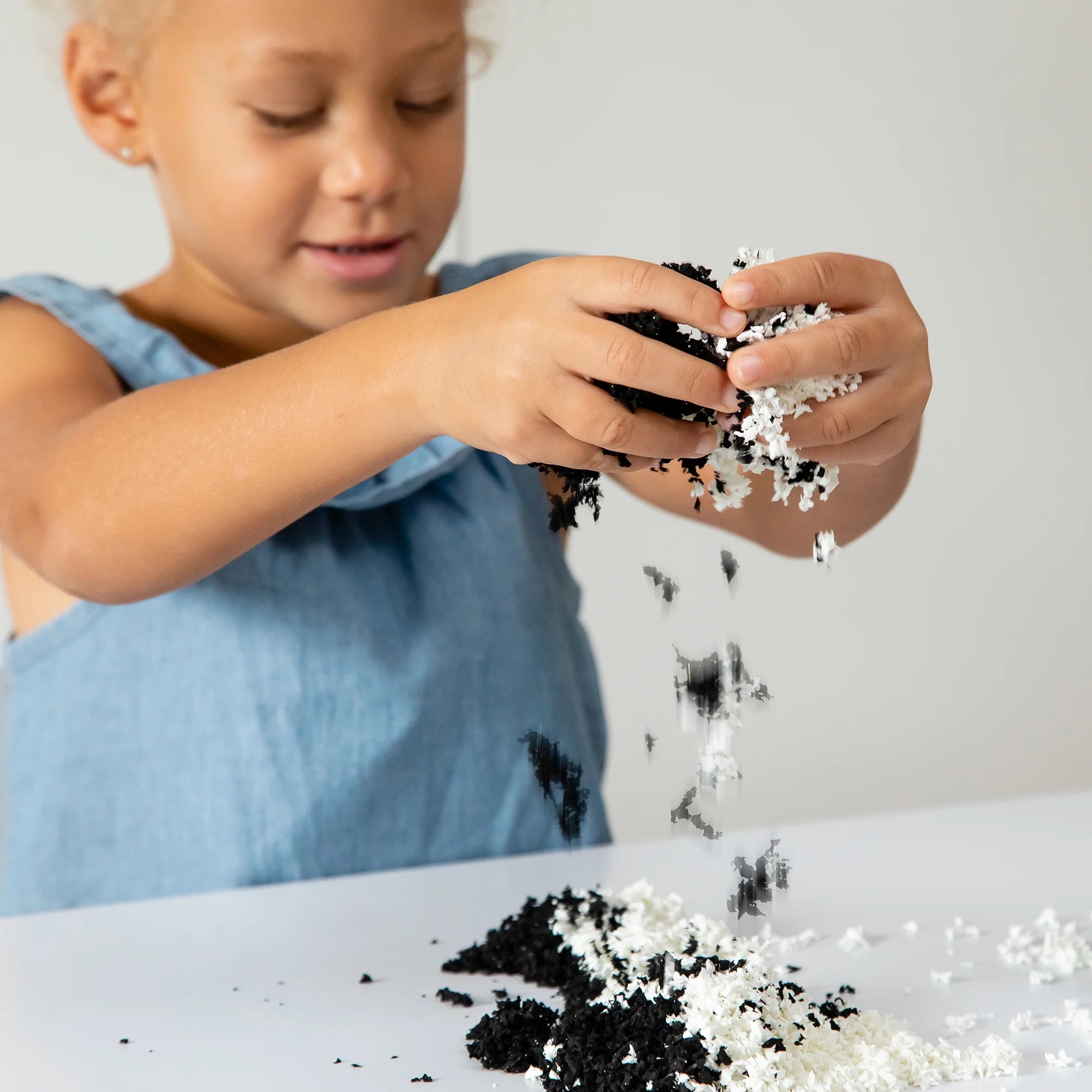 Playfoam Pluffle Twist Black & White, Non-Toxic, Sensory Play T1729