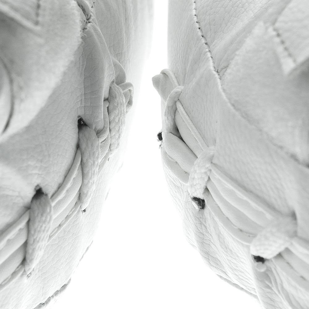 White Standard Striking Air Mitts Pair K437187