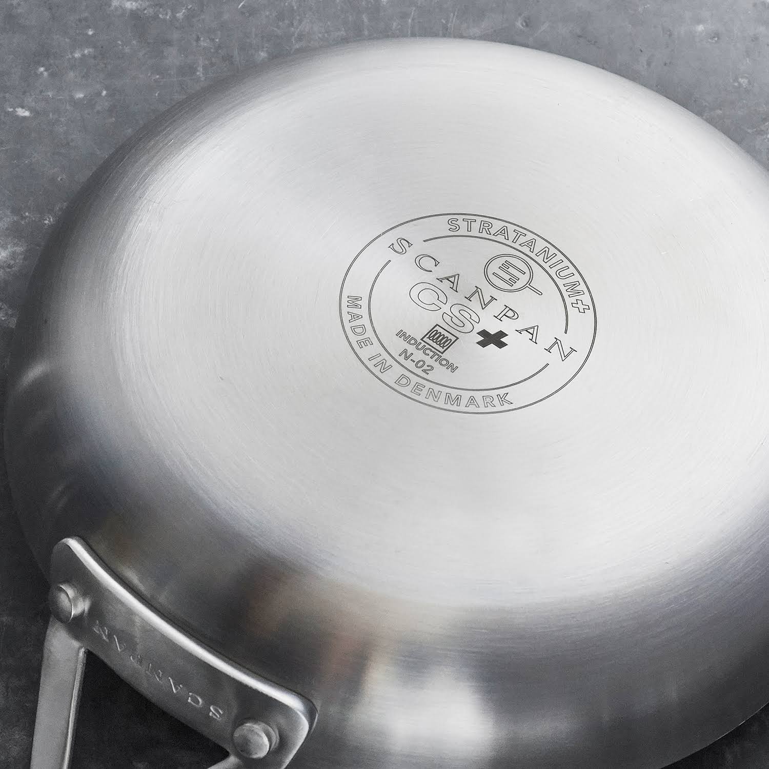 Deep Sauté Pan with Lid, 4 Qt. O547