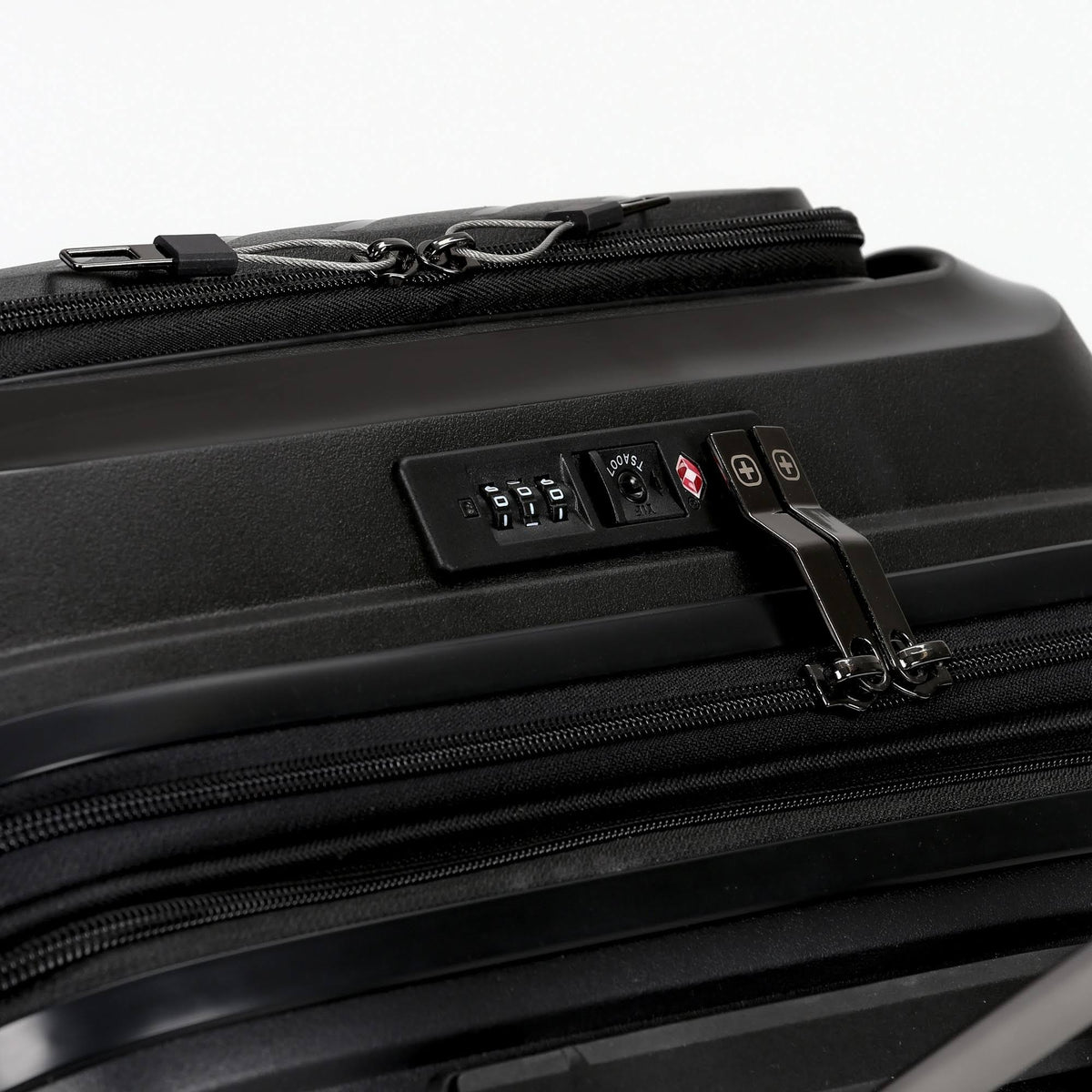 Black Hardside Expandable Carry On Suitcase S2235