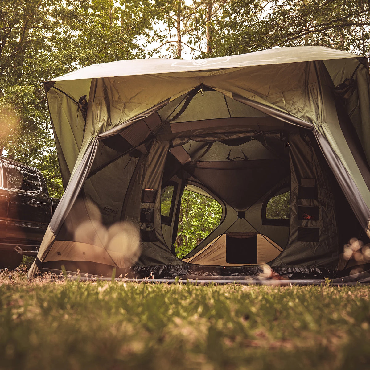 4-8 Person Alpine Green Camping Tent R9951